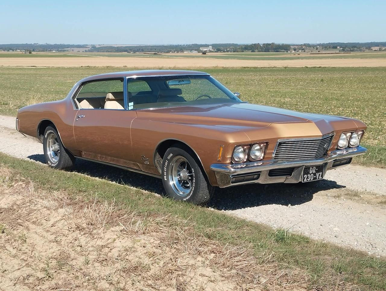 BUICK Riviera GS - 1971 LesAnciennes.com