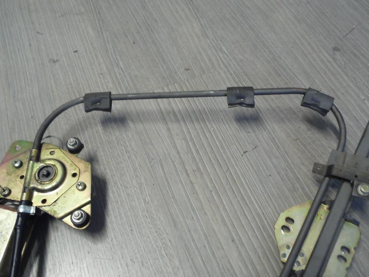 LEVE-VITRE AVANT DROIT 82379538 LANCIA DELTA LesAnciennes.com