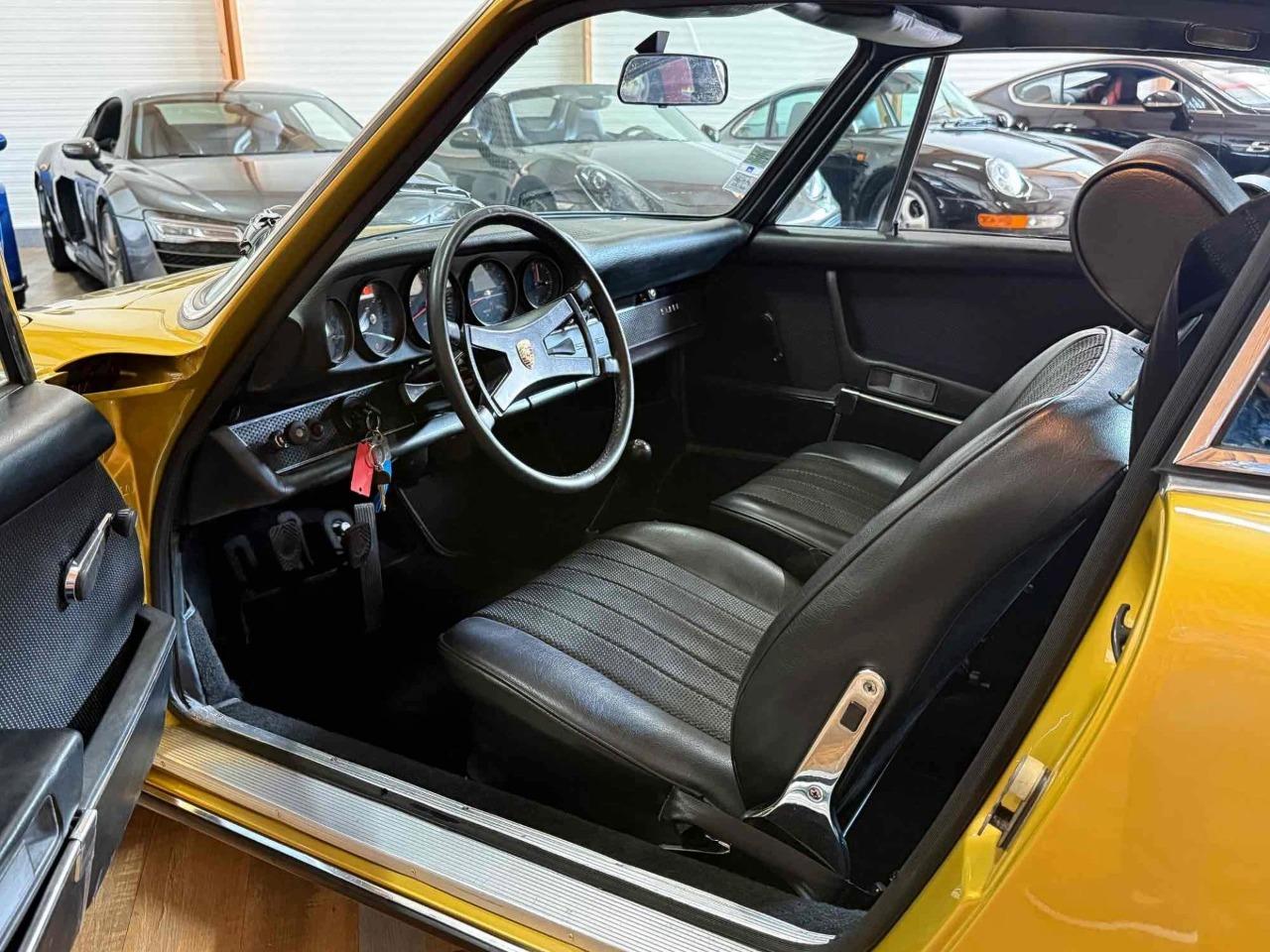 PORSCHE 911 2.2E - 1971 LesAnciennes.com