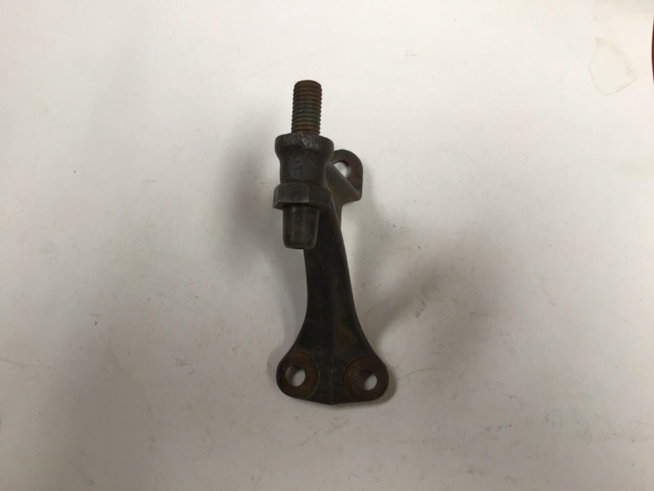 BRAS SUPPORT MOTEUR CITROEN TRACTION LesAnciennes.com