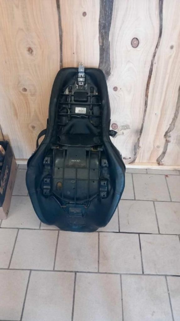 Pièces HARLEY DAVIDSON Road King Classic FLHRC LesAnciennes.com