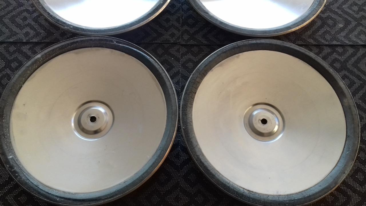 Enjoliveurs diamètre 283 mm PEUGEOT 404 LesAnciennes.com