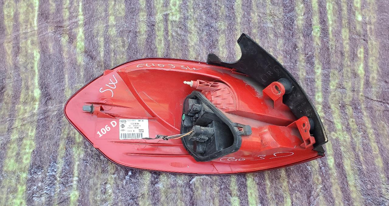 Feu arrière droit / passager RENAULT CLIO 3 ESTATE LesAnciennes.com