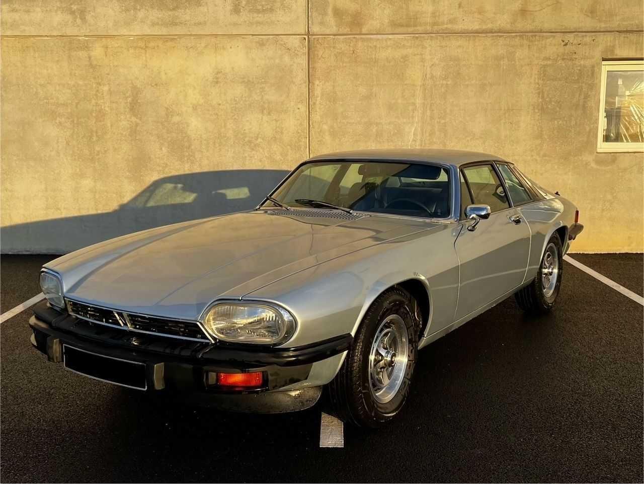 JAGUAR XJS V12 Pre HE - 1976 LesAnciennes.com