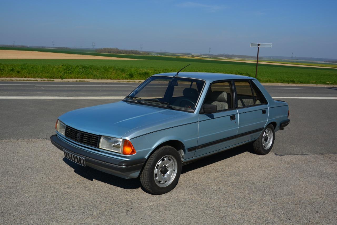 PEUGEOT 305 GT - 1983 LesAnciennes.com