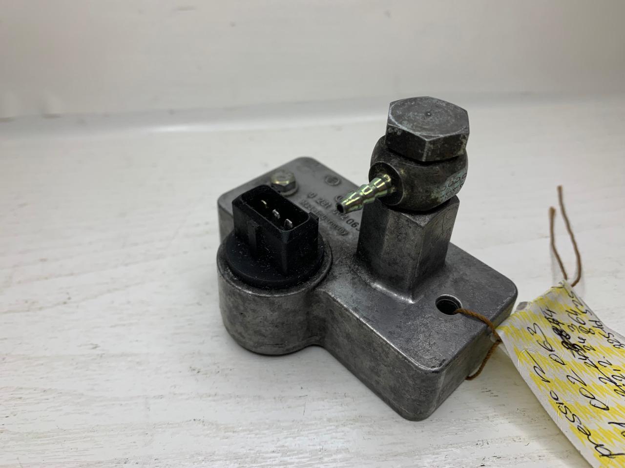 Palper pression bosch 0 281 002 063 BMW E36/34 LesAnciennes.com