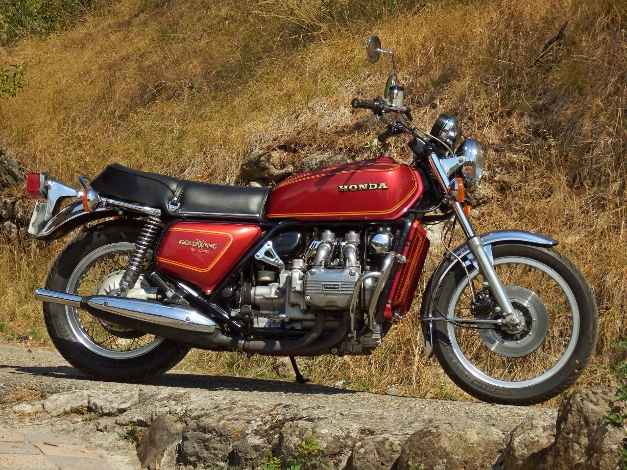 HONDA GL 1000 Gold Wing - 1977 LesAnciennes.com