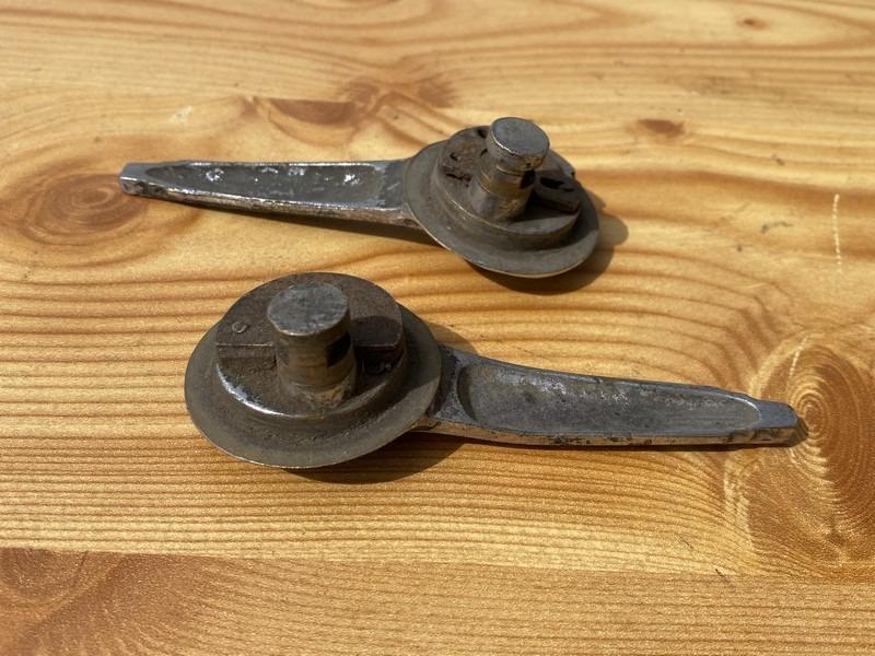 Lot De 2 Anciennes Poignées De Malle En Laiton - Occasion - Profondeur 20mm