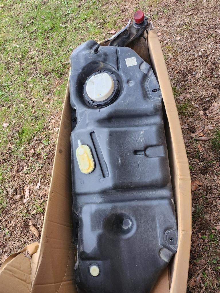 Réservoir PEUGEOT 206 Phase 2 LesAnciennes.com