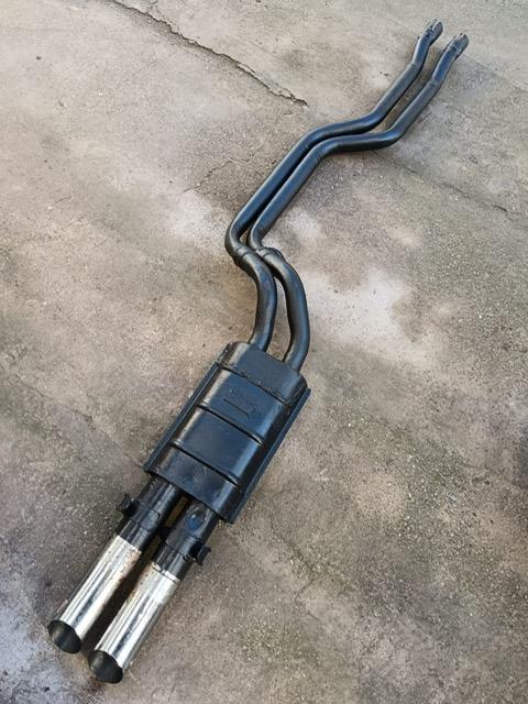 Echappement gauche Ferrari 365 GTC4 LesAnciennes.com