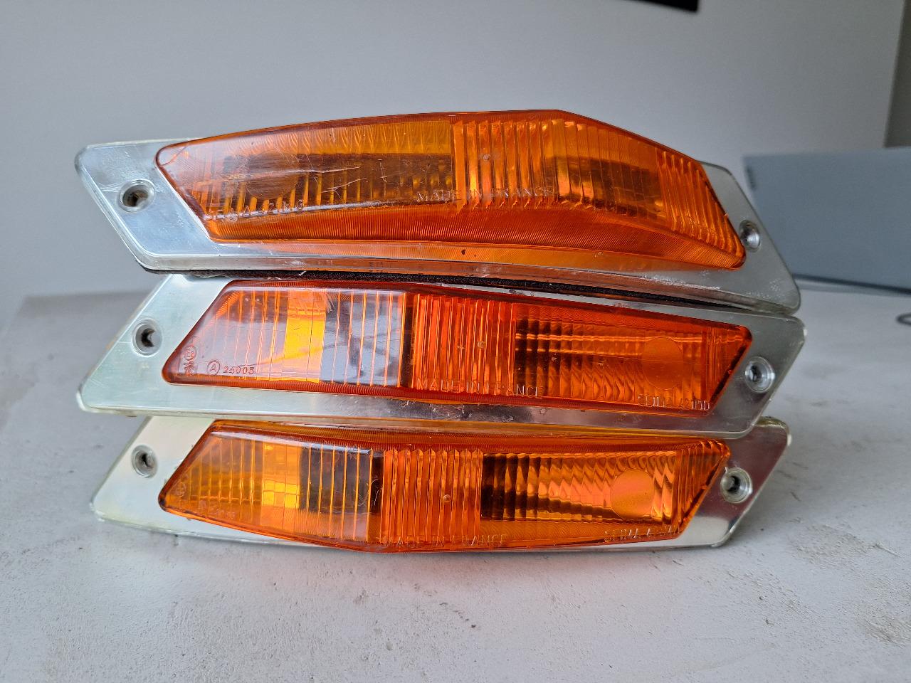 Clignotant avant gauche et droit Citroën DS LesAnciennes.com