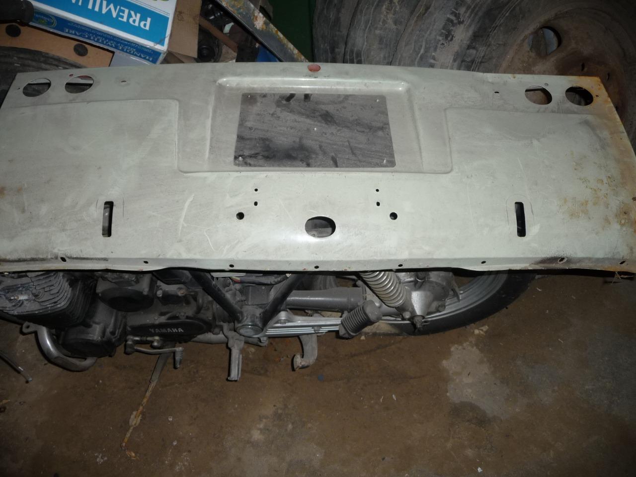 Jupe arrière RENAULT 8 (R8) LesAnciennes.com