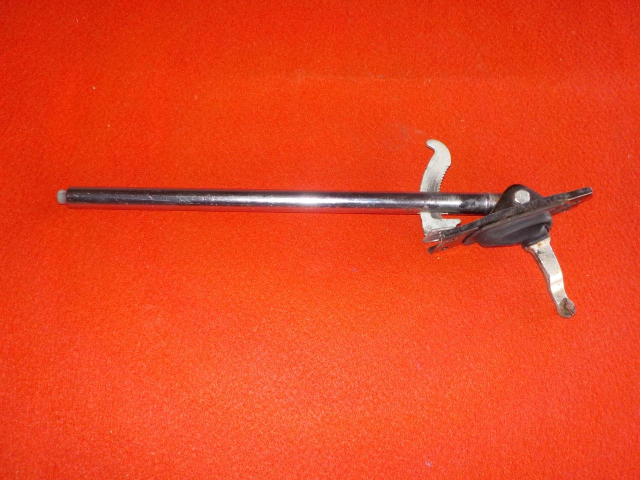 Levier de frein à main RENAULT 8 (R8) Gordini LesAnciennes.com