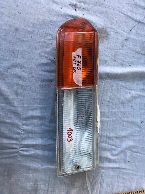 Clignotant avant droit pour Ferrari 365 et F400 LesAnciennes.com