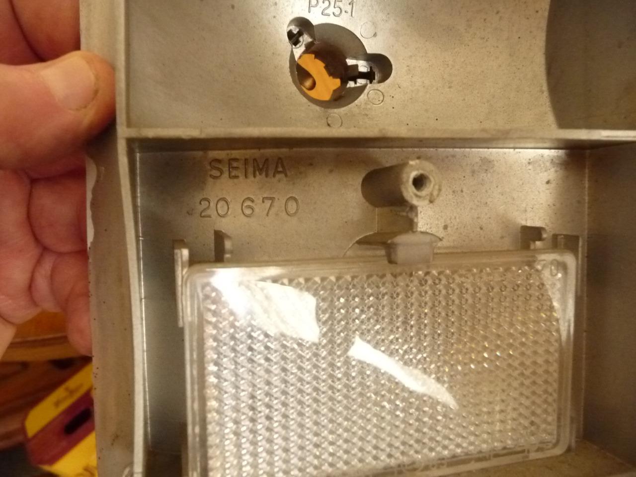 Platine RENAULT 4 (R4) F6 LesAnciennes.com