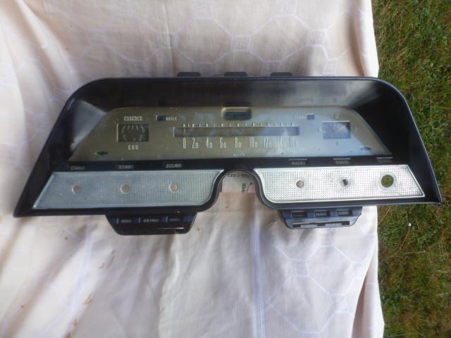 Pièces SIMCA Vedette versailles, regence, LesAnciennes.com