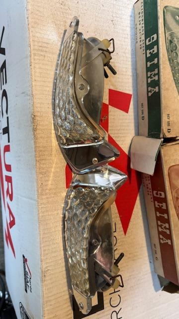 Clignotants avant neufs DS 1962-67 LesAnciennes.com