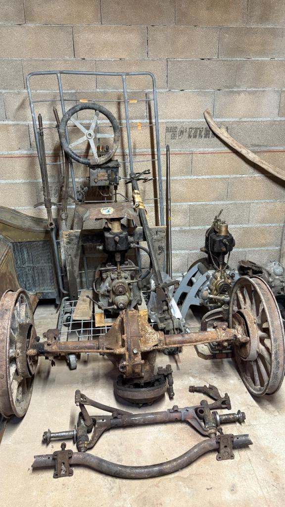 Lot de pièces RENAULT Ensemble de pieces Renault t LesAnciennes.com