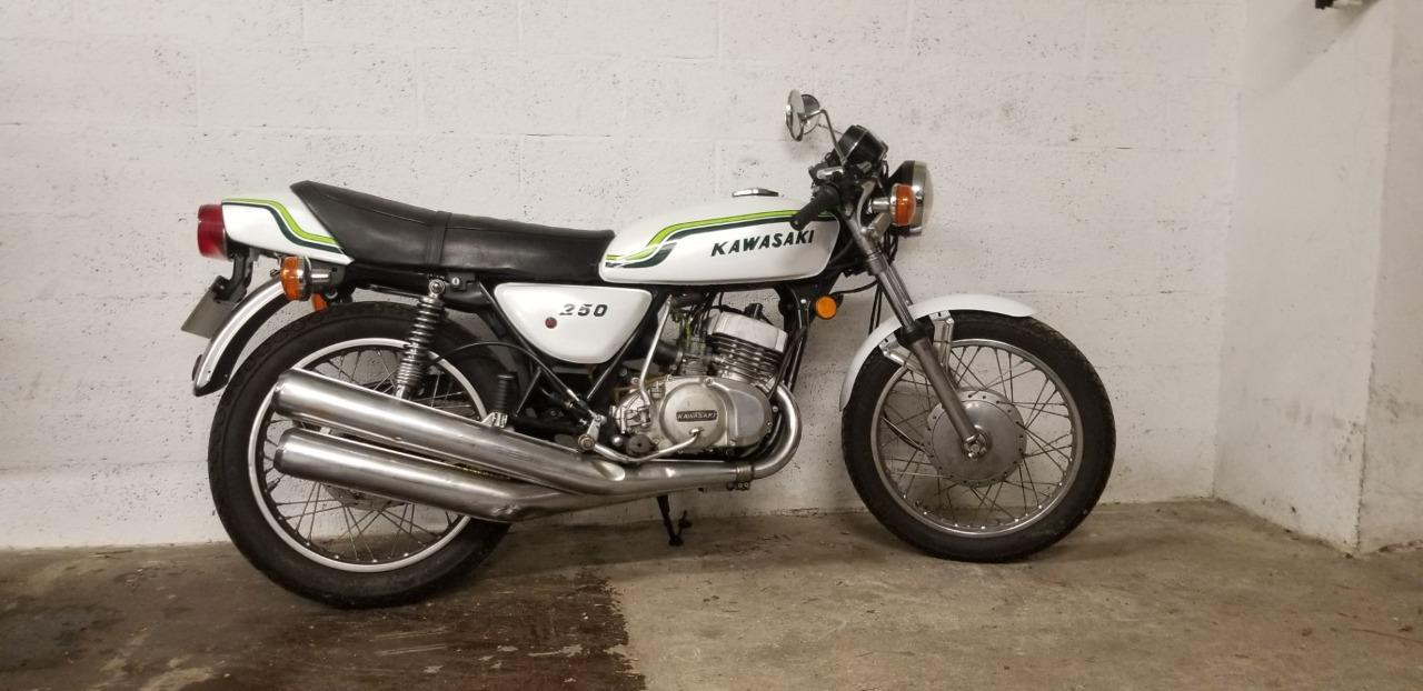 KAWASAKI 250 S1 - 1975 LesAnciennes.com