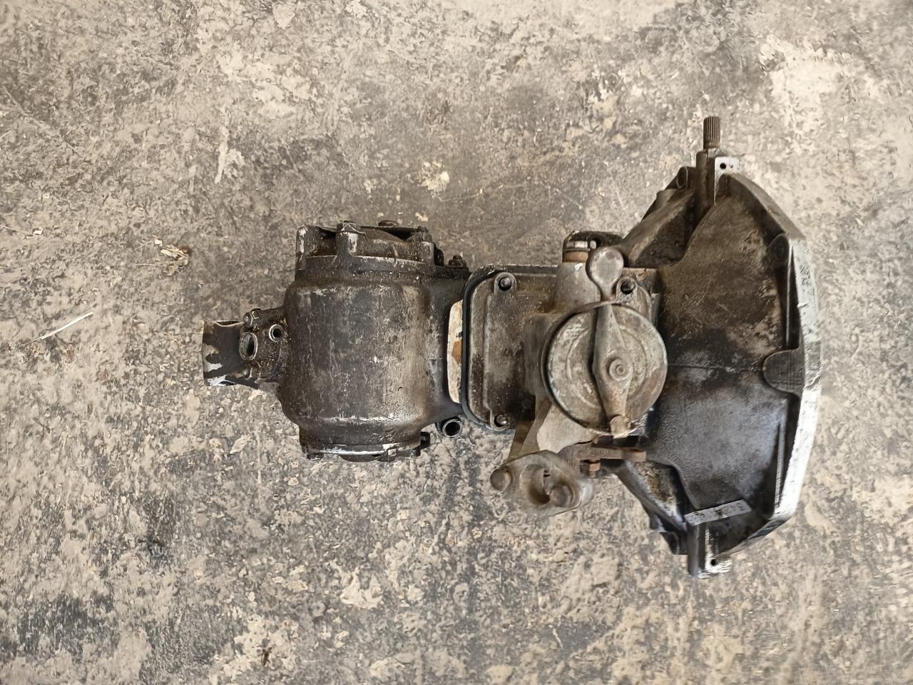 Boite à vitesse PANHARD PL 17 LesAnciennes.com