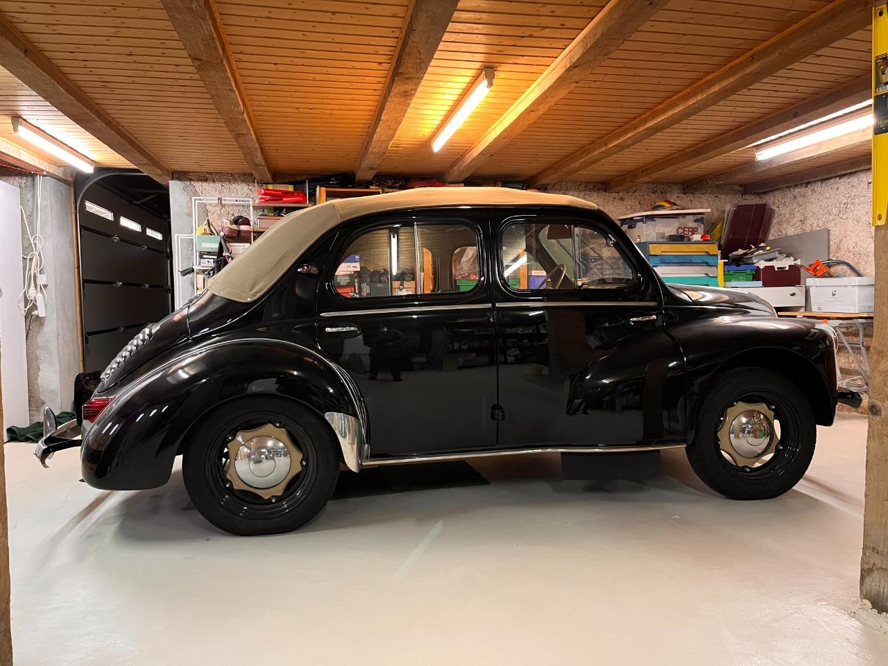 RENAULT 4CV découvrable - 1952 LesAnciennes.com