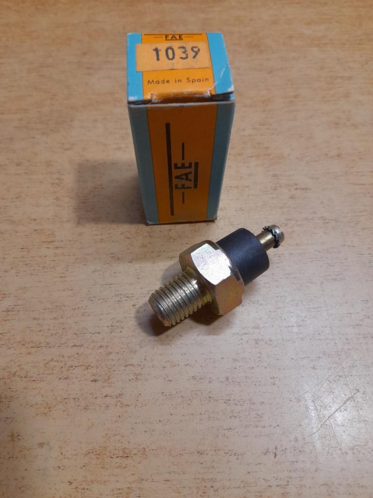 Manocontact pression d'huile Simca aronde Ariane LesAnciennes.com