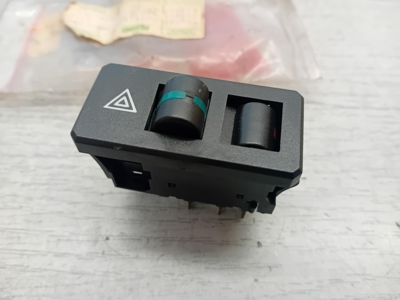 5923946 INTERRUPTEUR WARNING FIAT RITMO ABARTH LesAnciennes.com