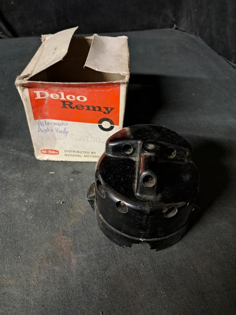 Tête ASTON MARTIN Divers LesAnciennes.com