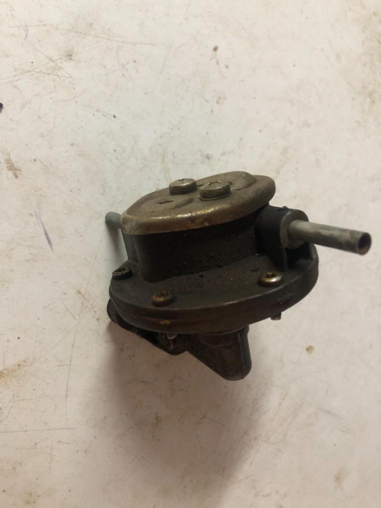 Pompe a essence pour Mehari ,Dyane, 2 cv LesAnciennes.com