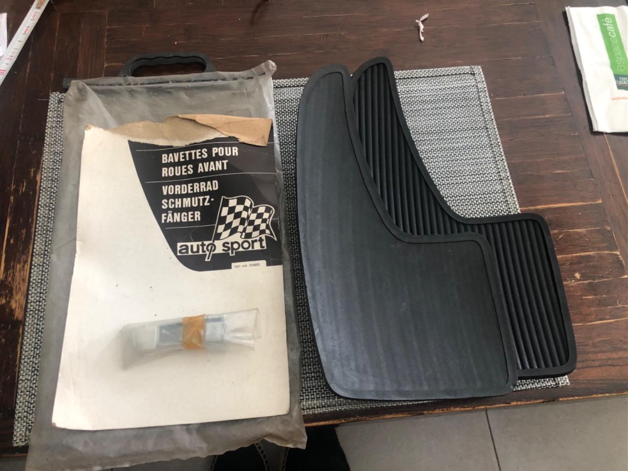 BAVETTES pare boue ancêtre oldtimer ancienne LesAnciennes.com