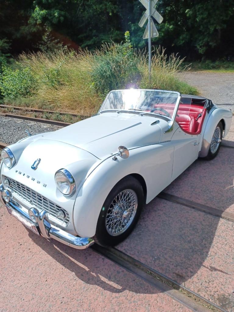 TRIUMPH TR3A - 1960 LesAnciennes.com