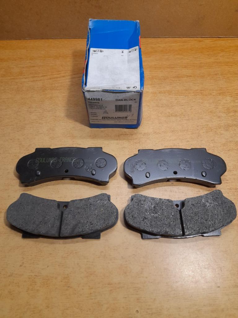 Plaquettes de frein Avant Peugeot J9 LesAnciennes.com