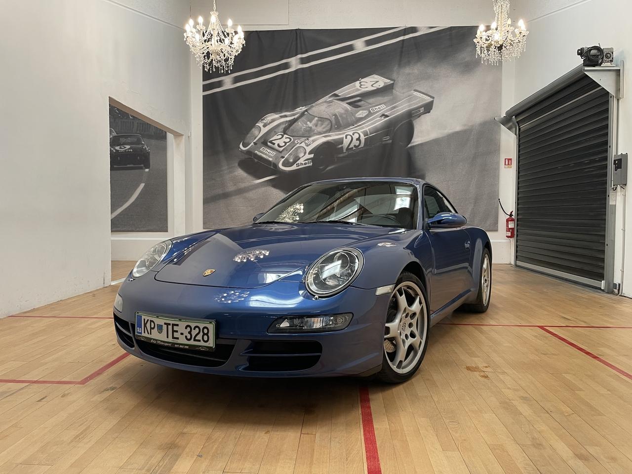 2005 Porsche 911 Carrera LesAnciennes.com
