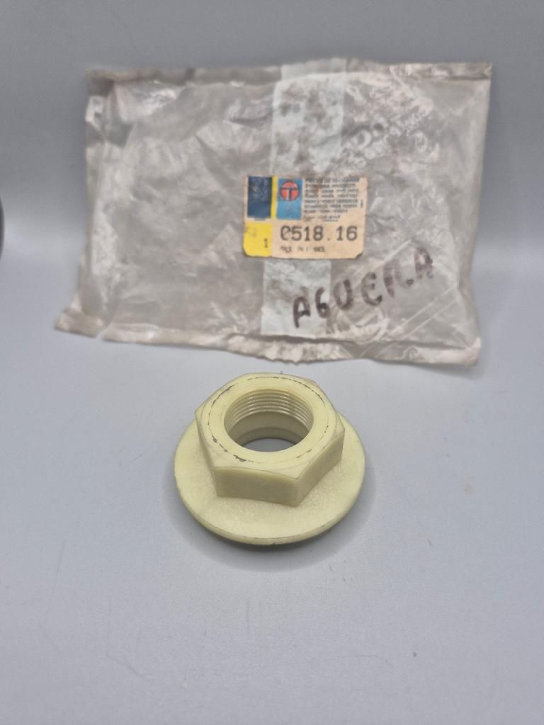 Ecrou Plastique Vilbrequin PEUGEOT J5 LesAnciennes.com