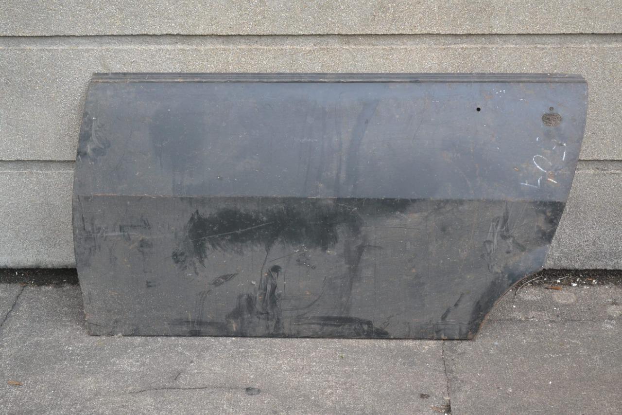 Panneau porte AR G PEUGEOT 504 BREAK, av 74 LesAnciennes.com