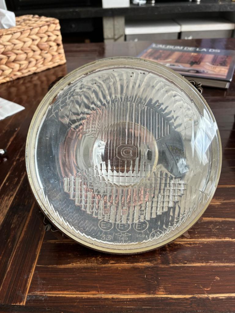 1 phare cibie CITROEN DS id Peugeot simca LesAnciennes.com