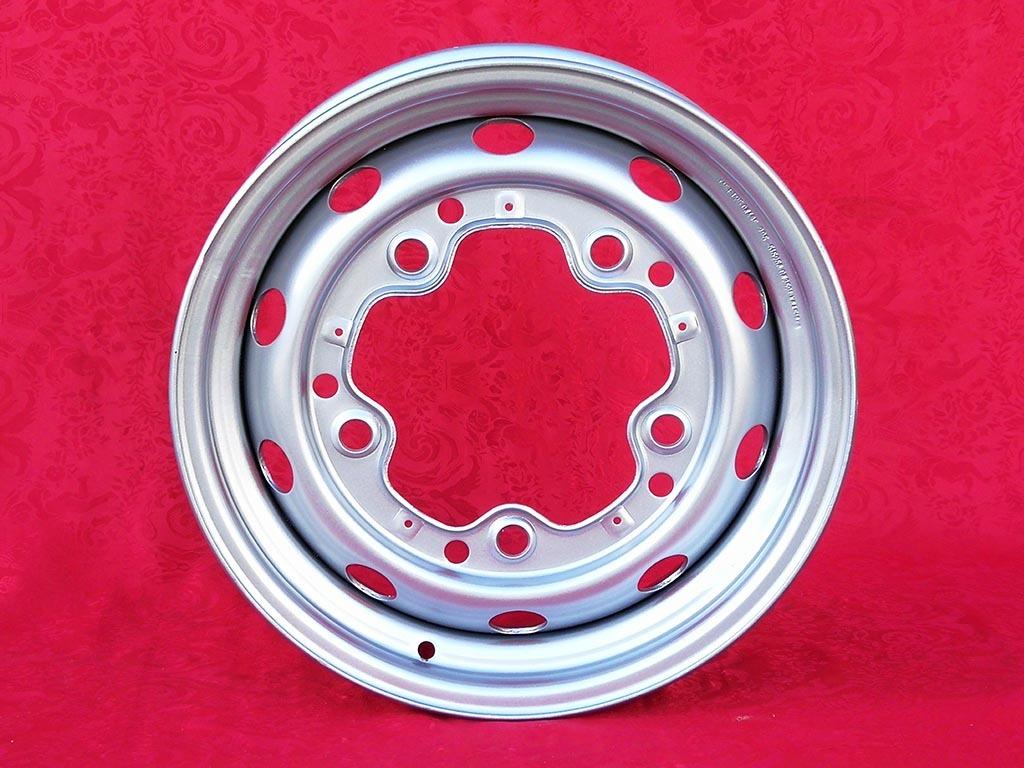 1 pc. jante Volkswagen Beetle Kafer Maggiolino T1 LesAnciennes.com