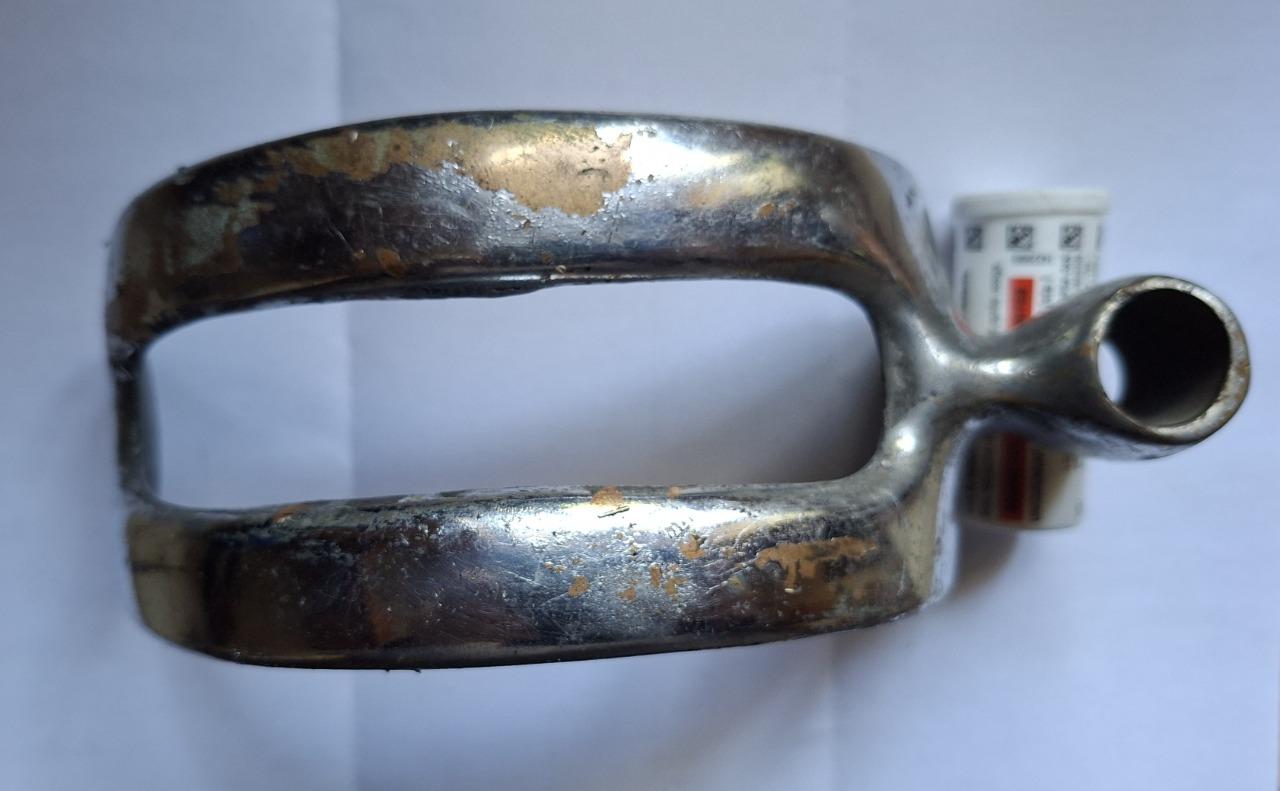 Attache roue DIVERS torpedo attache roue LesAnciennes.com
