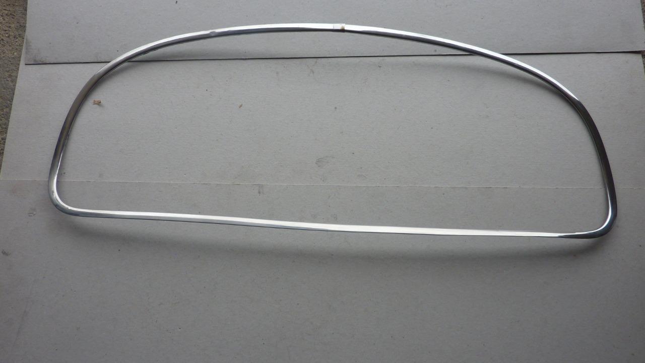 Pare brise SIMCA 8 LesAnciennes.com