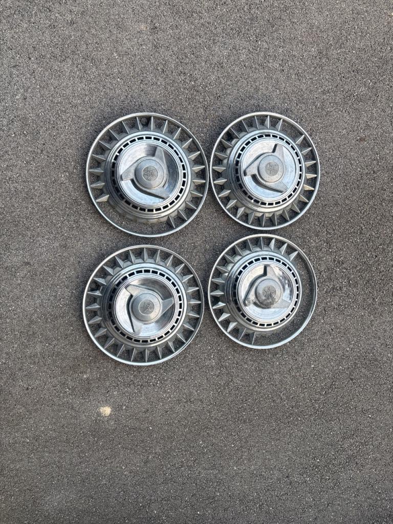 Enjoliveurs Robergel RENAULT Dauphine Gordini LesAnciennes.com