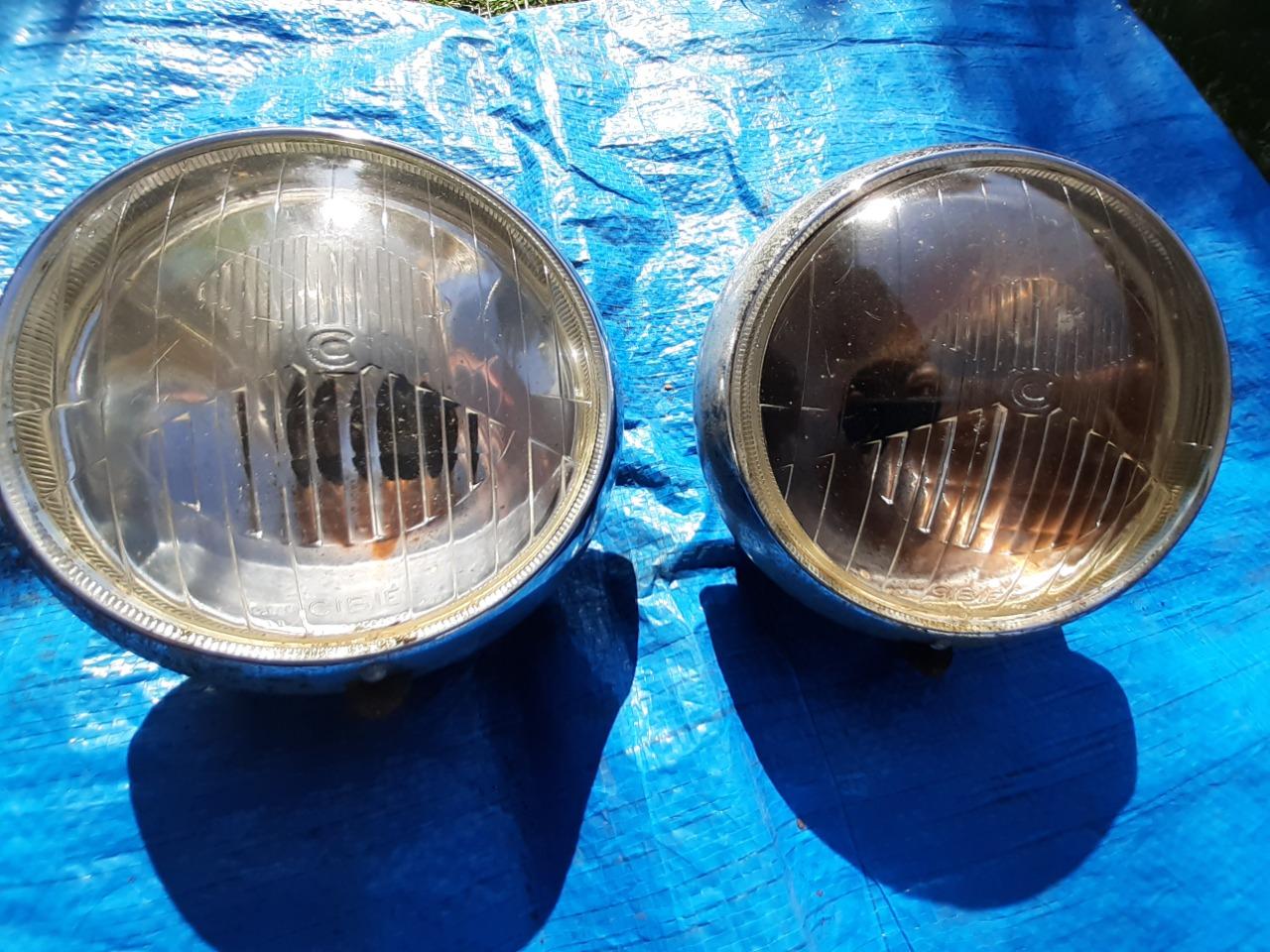 Bloc optique avec platine ampoule et cuvelage LesAnciennes.com