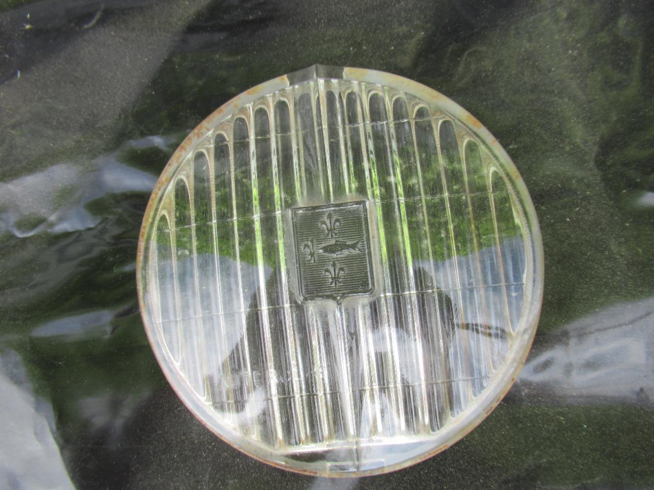 Verre SIMCA Vedette LesAnciennes.com