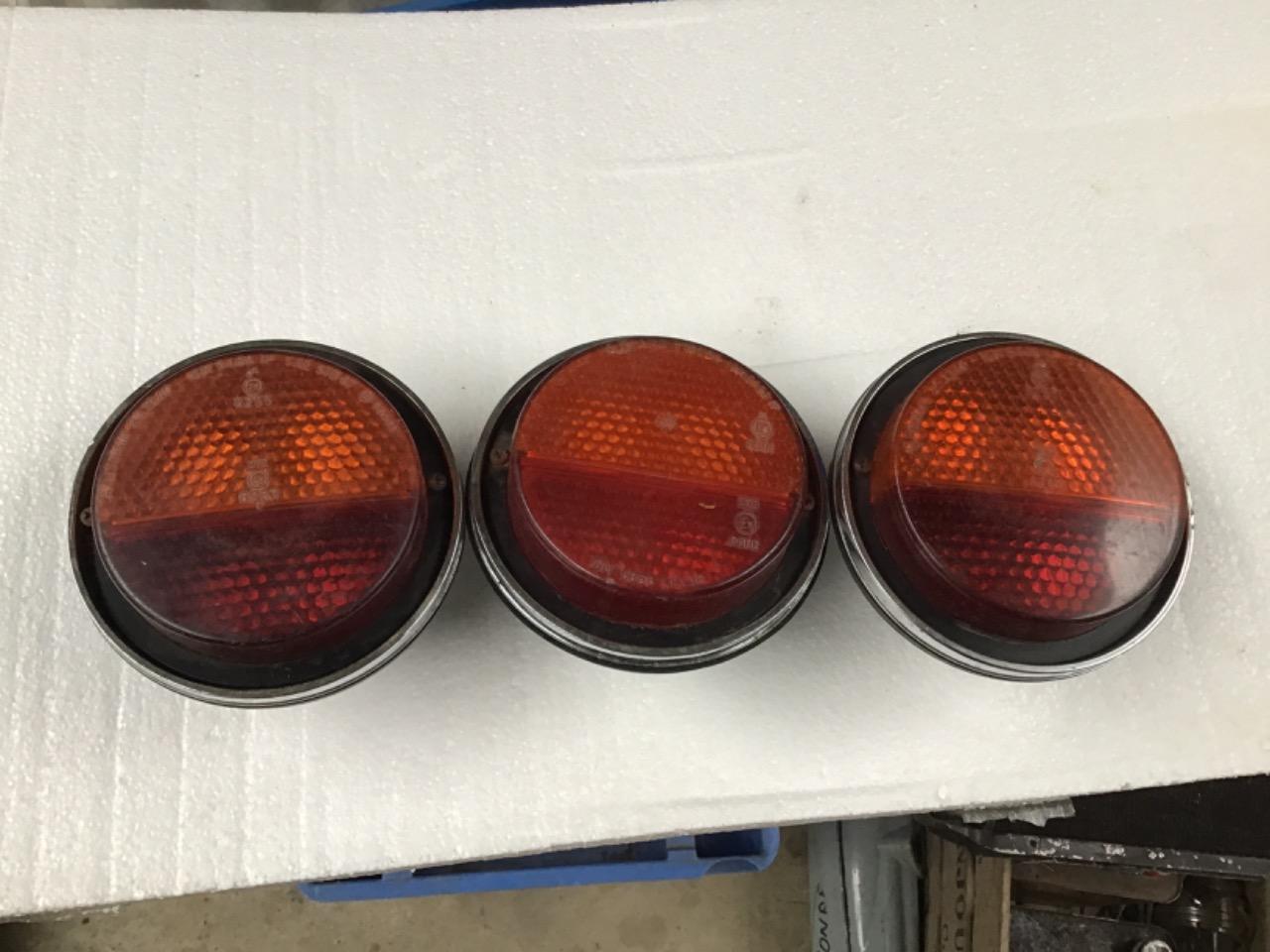 FEUX ARRIÈRES FIAT 850 COUPÉ LesAnciennes.com