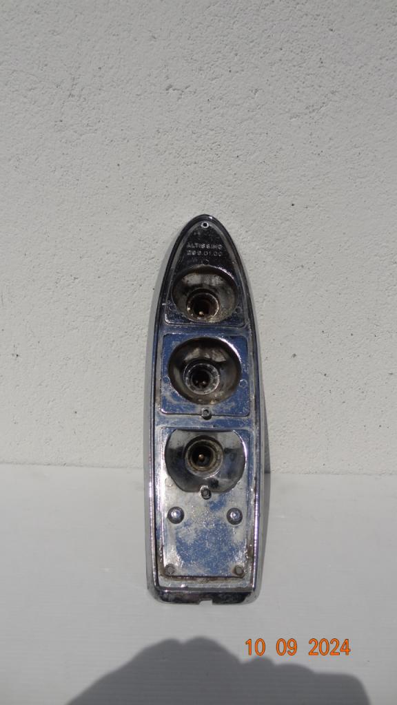 Base de feu FERRARI 250 GTE LesAnciennes.com