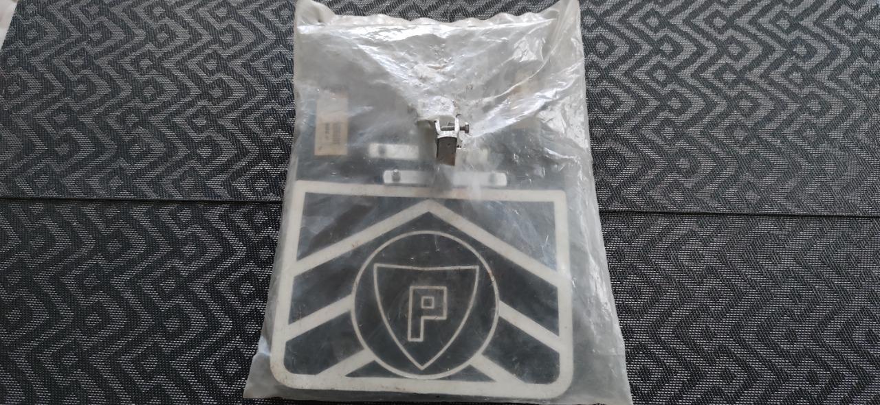 Bavettes arrière neuves PEUGEOT 604 LesAnciennes.com