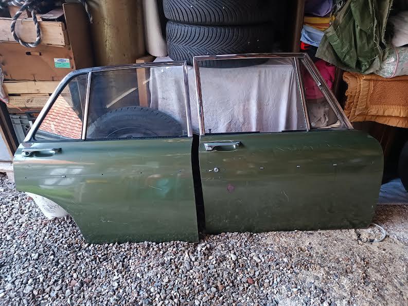 PORTE AVANT ET ARRIERE SIMCA 1301 LesAnciennes.com
