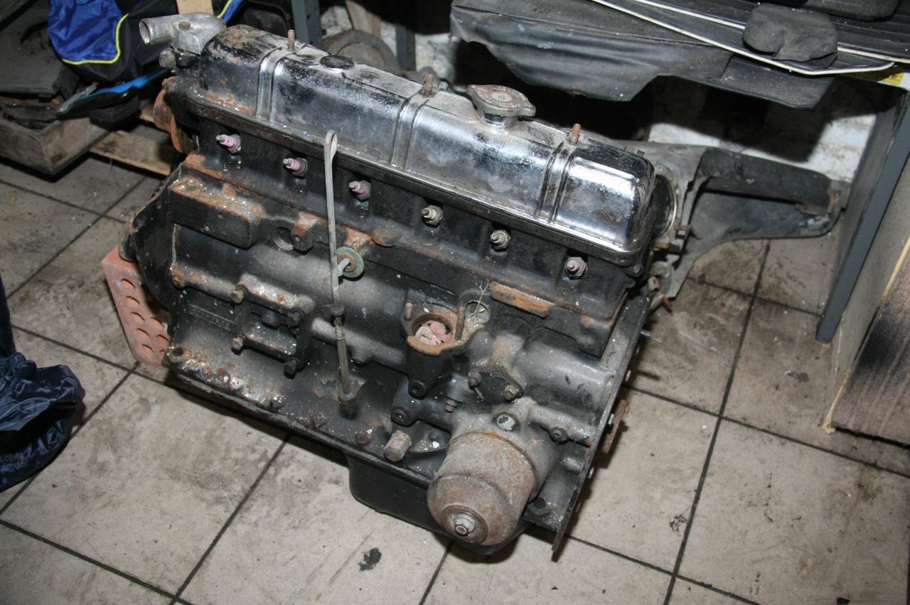 Moteur TRIUMPH TR6 TR LesAnciennes.com