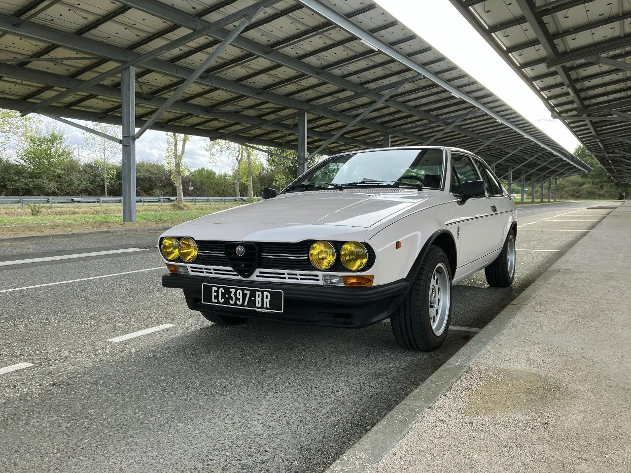 ALFA ROMEO Alfetta GTV DETA - 1980 LesAnciennes.com