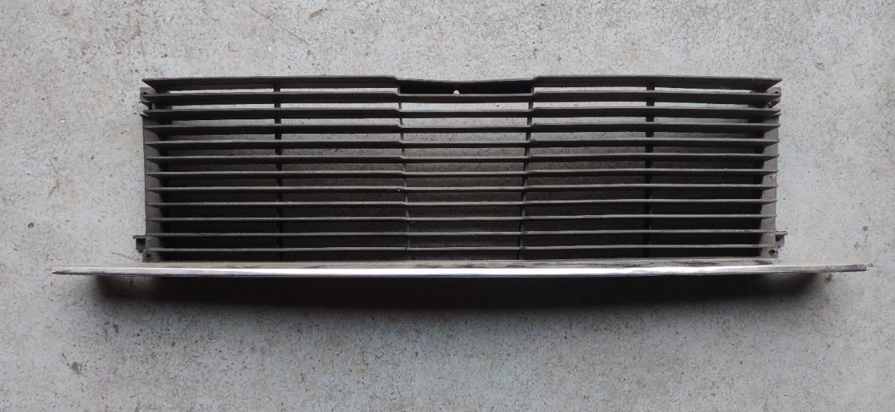 Calandre RENAULT 15 17 série 1 LOSANGE KENT LesAnciennes.com