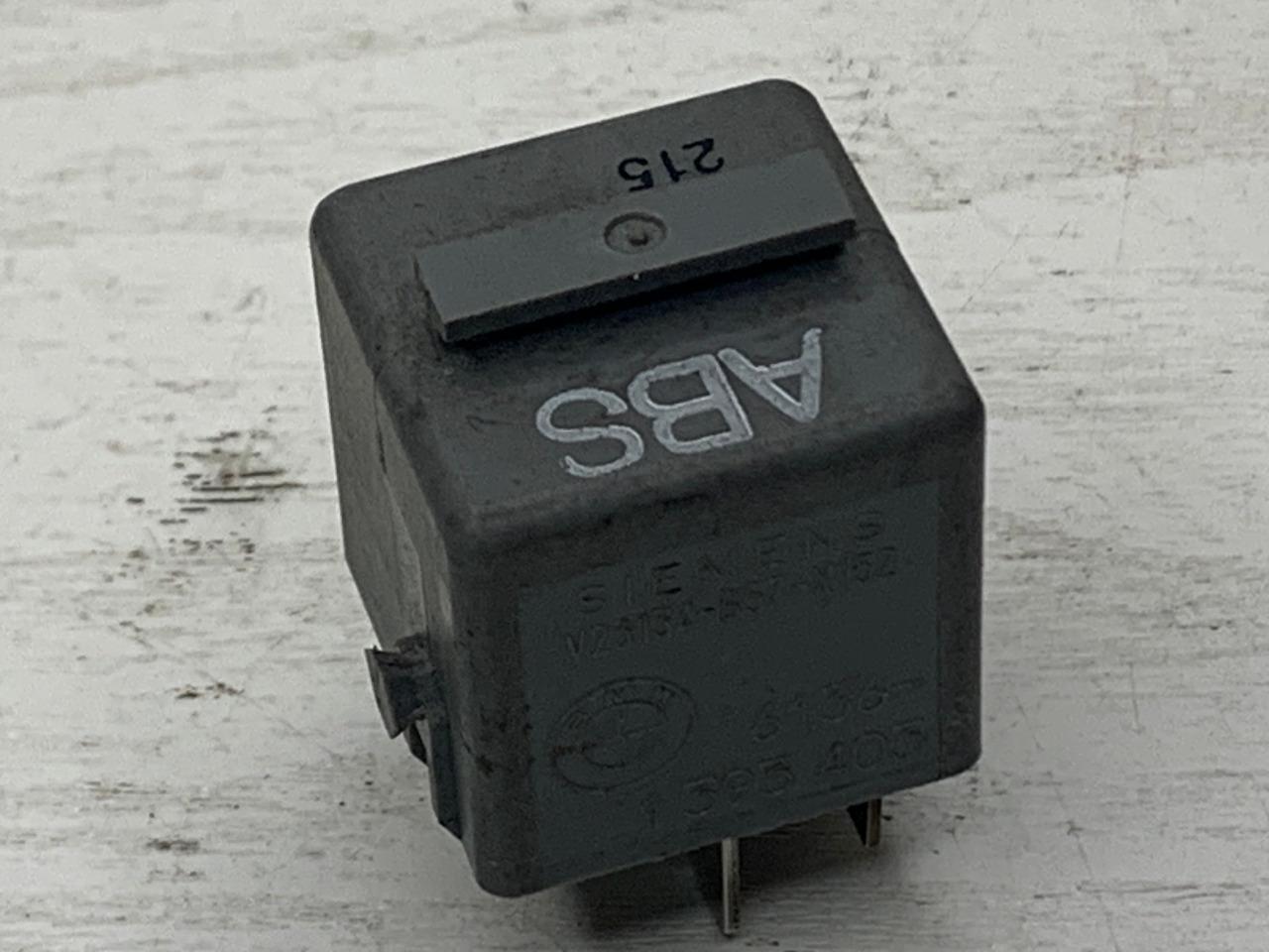 Relais ABS BMW E36/Z3 -61.36.1.393.403 LesAnciennes.com